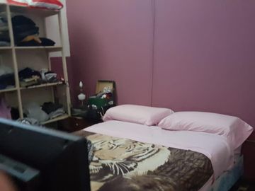 SE VENDE CASA con DEPARTAMENTO en CASTELLI 1300