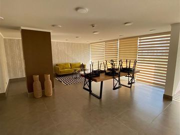 Patio Privado, seminuevo, Exclusivo sector de La Florida
