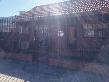 VENTA - CHALET PH DE 3 AMBIENTES EN EXCELENTES CONDICIONES - MORON SUR