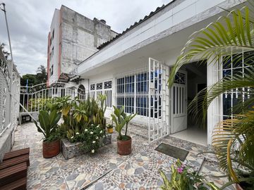 casa en venta en el gran limonar. Cod V16931
