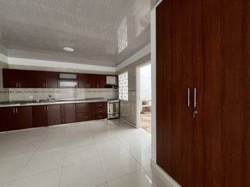 casa en venta en el gran limonar. Cod V16931