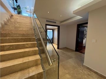 Se vende penthouse Av. Balboa, PH Rivage