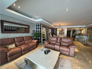 Se vende penthouse Av. Balboa, PH Rivage