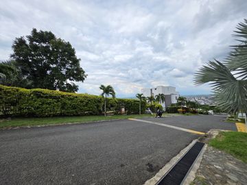 VENTA LOTE EN CONDOMINIO EN ALTO MENGA. Cod V6877