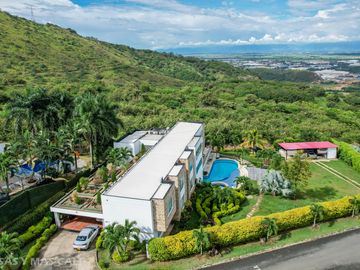VENTA LOTE EN CONDOMINIO EN ALTO MENGA. Cod V6877