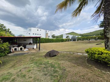 VENTA LOTE EN CONDOMINIO EN ALTO MENGA. Cod V6877