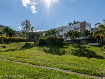 VENTA LOTE EN CONDOMINIO EN ALTO MENGA. Cod V6877