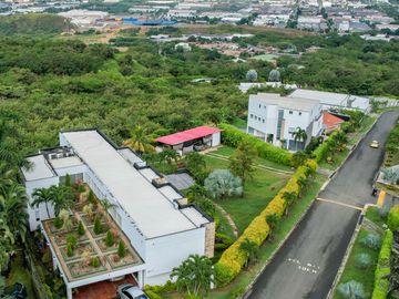VENTA LOTE EN CONDOMINIO EN ALTO MENGA. Cod V6877