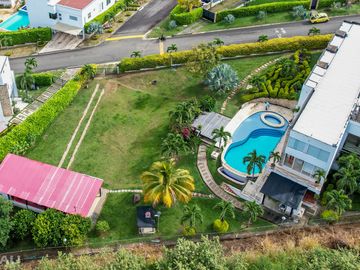 VENTA LOTE EN CONDOMINIO EN ALTO MENGA. Cod V6877
