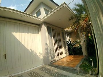 Rumah Baru 2 Lantai di Sulfat kota Malang _ 52.19