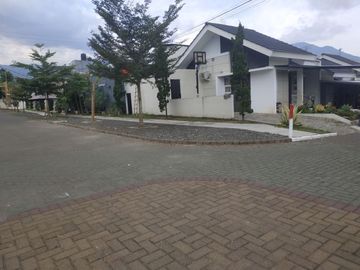 Rumah Villa Bernuansa Alam di Arcamanik Sindanglaya Dekat SECABA