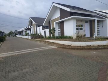 Rumah Villa Bernuansa Alam di Arcamanik Sindanglaya Dekat SECABA