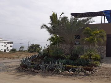 @Espléndido terreno con vista al mar en Ballenita Santa Elena