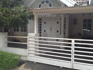 Disewakan Per Thn Rumah Strategis Di Bintaro Sektor 3A