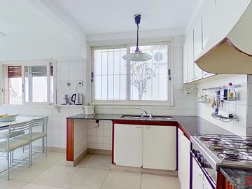 Venta Departamento 4 Ambientes con cochera Las Cañitas