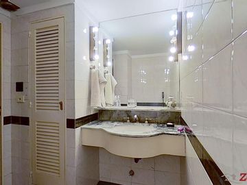 Venta Departamento 4 Ambientes con cochera Las Cañitas