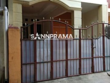 Rumah Second dalam perumahan Maharaja Depok dekat tol Sawangan 550 jt (reno)