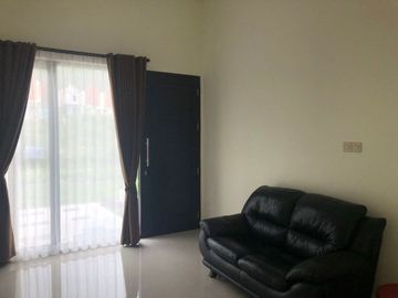 RUMAH SEMI VILLA 700 JUTAAN DI BATU ADA PRIVATE POOL DAN ROOFTOP