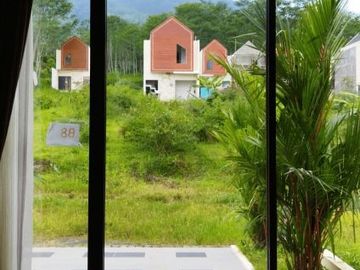 RUMAH SEMI VILLA 700 JUTAAN DI BATU ADA PRIVATE POOL DAN ROOFTOP