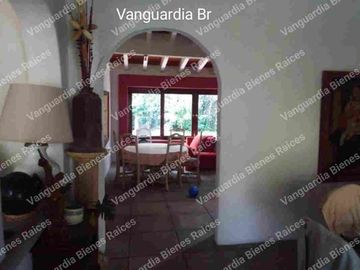 Casa en Venta en Tepoztlán Morelos. Gran terreno, escriturada!