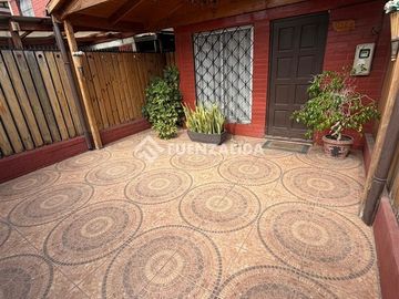 Casa en venta de 2 dorm. en Maipú