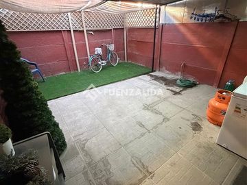 Casa en venta de 2 dorm. en Maipú