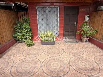 Casa en venta de 2 dorm. en Maipú