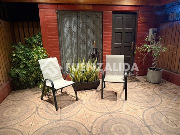 Casa en venta de 2 dorm. en Maipú
