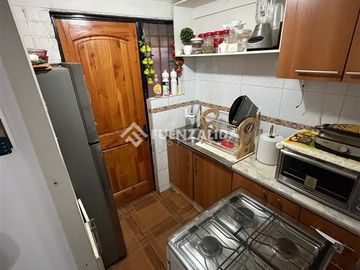Casa en venta de 2 dorm. en Maipú