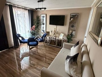 Casa en venta de 2 dorm. en Maipú