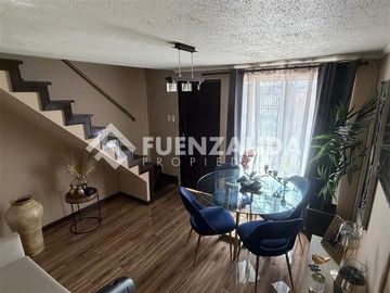 Casa en venta de 2 dorm. en Maipú