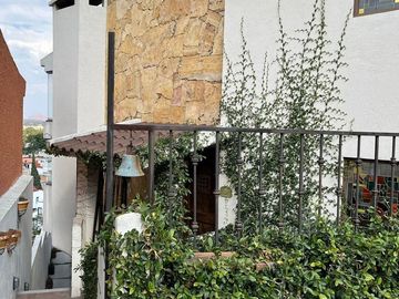 Hermosa Residencia en  Santa María Tepepan
