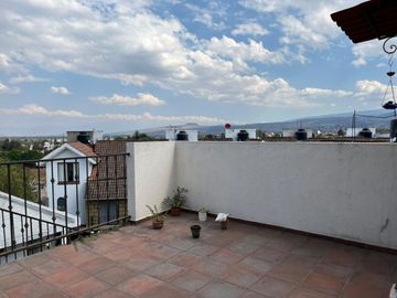 Hermosa Residencia en  Santa María Tepepan