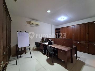 Rumah Luas Ex Kantor Strategis Area Mampang-Kemang