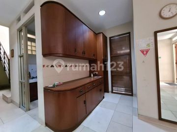 Rumah Luas Ex Kantor Strategis Area Mampang-Kemang
