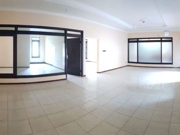 Disewakan Rumah Bangunan 1,5 Lantai Di Manyar Tirtoasri, Surabaya