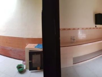Disewakan Rumah Bangunan 1,5 Lantai Di Manyar Tirtoasri, Surabaya