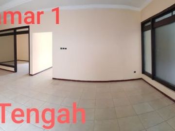 Disewakan Rumah Bangunan 1,5 Lantai Di Manyar Tirtoasri, Surabaya