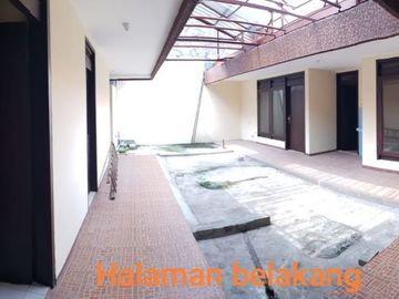 Disewakan Rumah Bangunan 1,5 Lantai Di Manyar Tirtoasri, Surabaya