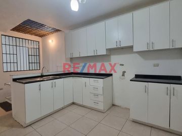 🏡 DEPARTAMENTO EN VENTA – 1ER PISO, URB. LA PLATA, PIMENTEL 🌟

Si buscas comodidad, ubicación y plusvalía, este departamento es para ti. 📍 Ubicado e
