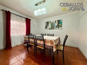Casa en venta de 8 dorm. en Villa Alemana