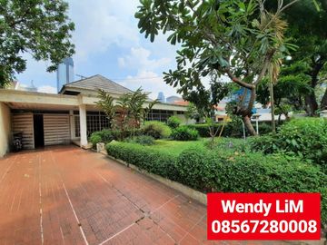 DIJUAL RUMAH ASRI dgn TAMAN di MENTENG dkt CIKINI, IMAM BONJOL, HI