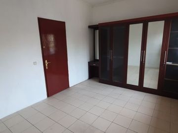 Rumah Disewakan Puribeta Strategis Siap Huni Dalam Perumahan