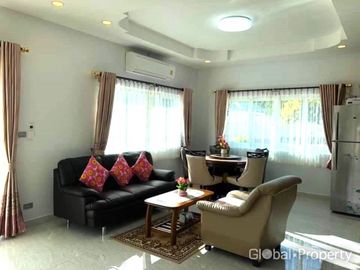 Detached family home with pool in Na-Jomtien