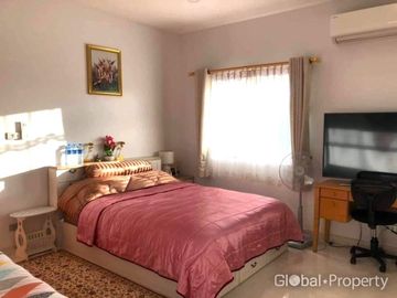 Detached family home with pool in Na-Jomtien