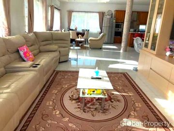 Detached family home with pool in Na-Jomtien