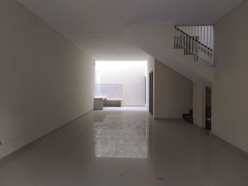 Dijual Rumah Baru Fully Furnished Rungkut Asri Surabaya
