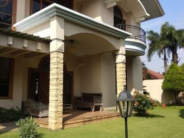 LUXURY Rumah Dago Kanayakan DKT Tubagus Ismail & Cisitu Bandung