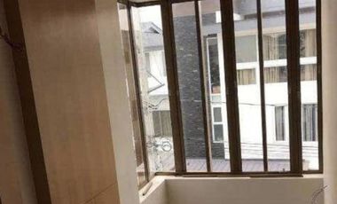 Corner House in Mahogany Place 1, Acacia Estates, Taguig for Sale