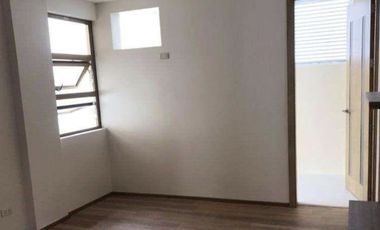 Corner House in Mahogany Place 1, Acacia Estates, Taguig for Sale